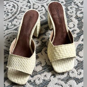 NWB Jeffrey Campbell MELANGE WOVEN NATURAL SANDAL SIZE 7